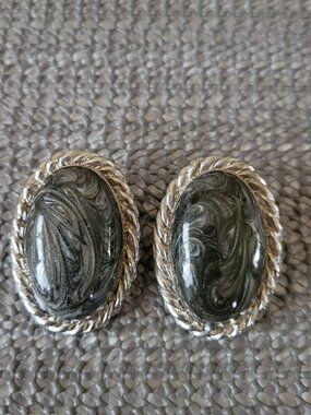 Silver Tone Oval Clip On Earrings Black Silver Swirl Cabochon Rope Boarder